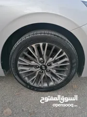  8 هيونداي ايونك