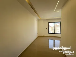  12 شقة ارضية مع مدخل خاص و ترس في مرج الحمام منطقة طبقة خلف مدارس الخمائل