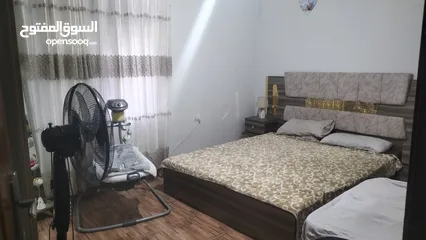  9 منزل مكون من 3غرف نوم و3 حمامات واحده ماستر وصاله وصالون  وحديقه عدد 2