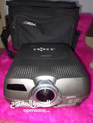  11 بروجكتر داتا شو