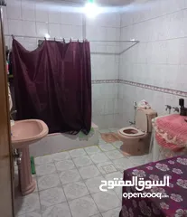  5 منزل بيت للبيع او للاستثمار مع إمكانية البناء على السطح