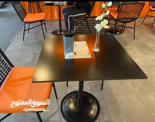  19 معدات كافتيريا كامله و شبه مستعمله,ثلاجات عرض و طاولات و كراسي و الكثير من المعدات و بريستا