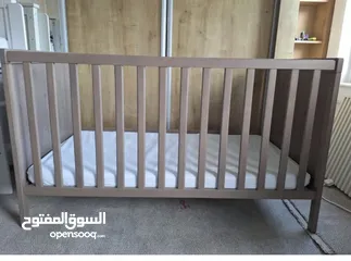  1 baby crib 20bd with matress