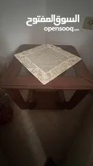  4 للبيع طاولة سفرة (1) و طاولة سفرة طول (1) و طاولة سفرة مربع (2)