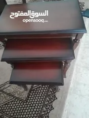  2 طاولات مساعدات