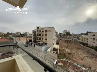  9 شقة طابق ثاني 150م من المالك تبعد 1كم عن طريق المطار
