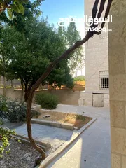  12 فيلا للبيع