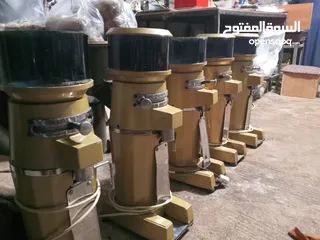  22 ماكنات طحن قهوة بحال الوكالة ، أنواع مختلفه احجام مختلفه ، حجر جديد بحال المصنع -من حجر 8 لحجر 14