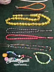  13 مسابح وعقود واطواق مشكله منوعه للبيع في اربد