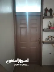 9 شقة نظيفه جدا جدا للبيع في منطقه هادئة المستنده