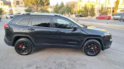  8 جيب شيروكي 2015 sport & Black Edition  كرت ابيض ماتور اقتصادي