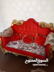  3 طقم كنب للبيع بحاله ممتازه خشب زان لون خمري 7 مقاعد للاستفسار