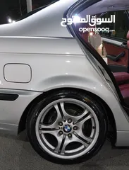  11 BMW 320i.  للبيع