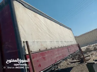  2 صندوق سنقل ارضية مصفح جديد مبني جناب كامل للبيع طول 7.25  كان راكب على سيارة  مبي ثري رقم