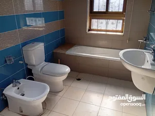  23 فيلا للبيع