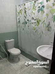  6 شقة فارغة للبيع في طبربور من المالك مباشرة على الشارع الرئيسي بالقرب من جامعة العلوم الإسلامية بجانب