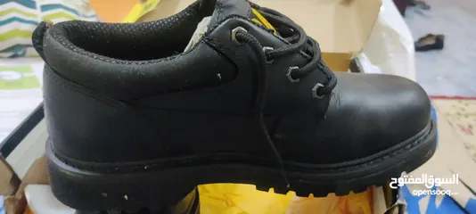  2 CAT SAFETY SHOES