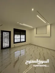  7 شقة أرضية للبيع في طبربور مساحة155م2