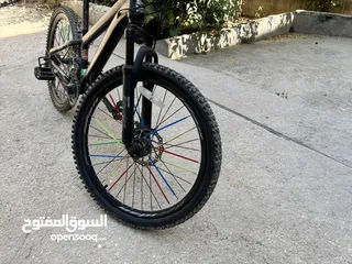  2 بسكليت غيارات مستعمل إسبوع حالته كانّه وكالة