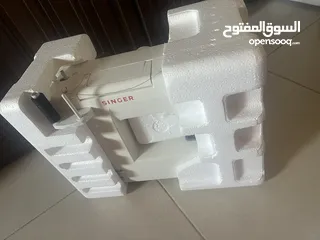  3 ماكينة خياطة singer بيضاء جديدة بالكرتونة