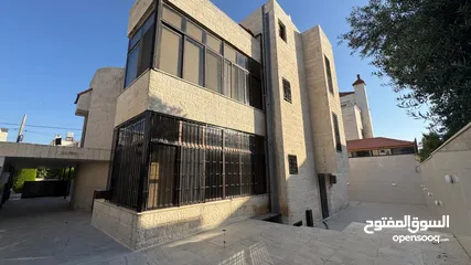  19 Well-Maintained Villa in Umm Al Summaq / فيلا بحالة ممتازة في أم السماق