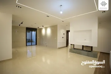  12 شقة فخمة للبيع طابق ثالث مع رووف دوبلكس في ارقى مناطق شفا بدران مساحة 228 متر داخلي
