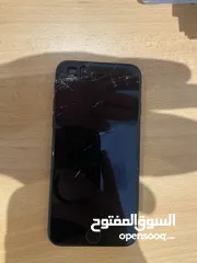  9 اجهزة ايفون كلها بحالة جيدة والكسور الي مبينة انا بصلحها وما منقصر مع الشرا ان شاء الله