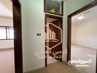  13 شقة / للايجار / 3نوم / سابع / 200 متر