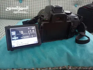  4 نيكون 5200D بحال الوكاله ومعها عدستين