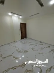  14 .. شقة فارغه فاخره للإيجار ..