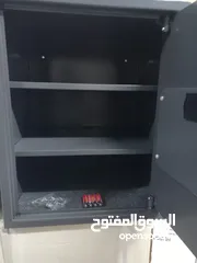  4 خزنة منزلية ( فندقية ), امكانية التثبيت من الظهر او من القاعدة , مزودة بقفل الارتفاع 49 سم