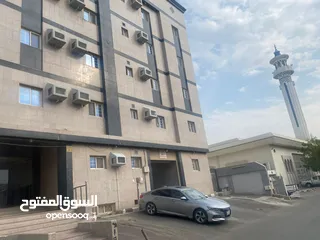  7 شقه غرفه وصاله بشارع فلسطين بجوار مسجد بلال