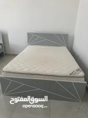  1 single bed with mattress