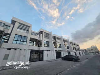  1 للبيع 《  فيلا سكني استثماري 》 منطقة العالية في عجمان For sale 《Residential investment villa》