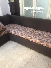  2 طقم كنب قطعتين كبار وقطعة ثنائية نظيف بحالة ممتازة