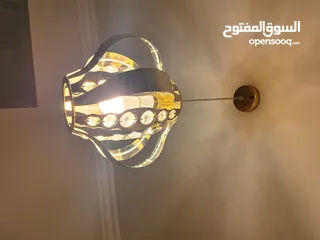  3 ثريا لون ذهبي مع ليد كريستال ( ستينلس ستيل) عدد 2 مستعملة بحالة ممتازة