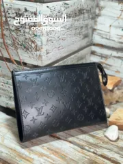  6 تشكيلة مميزة من الحقائب التي تجمع بين الفخامة والأناقة، بتفاصيل متقنة تعكس الذوق الرفيع.