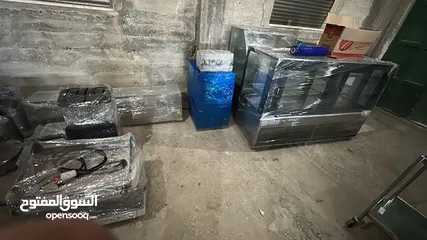  4 عدة محل كوكتيل كاملة مع طاولات وكراسي للبيع