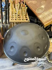  1 هاندبان اسود جديده لون مط مع شنته وكل اغراضه حديد