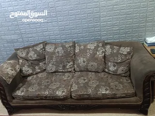  4 طقم كنب للبيع بحال ممتاز