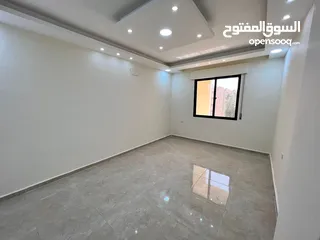  8 مكتب أو عيادة للإيجار