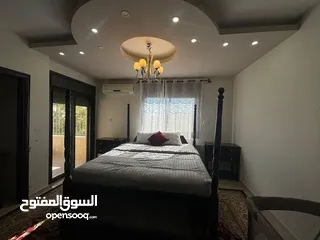  4 شقه فارغة في في البيره قرب مطعم سامر