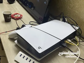  2 بلستشن 5 سلم مستعمل شبه جديد ولا خدشه عليه مع كول اوف ديوتي 6 مع ماوس جديد كيبورت جديد بي 2000شيكل