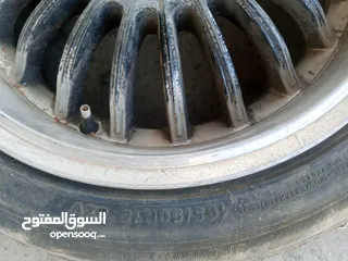  2 جنط عيار 15 فاضي  وضعو جيد جدا  للبيع او للبدل على جنط 14 راس براس
