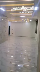  28 شقه 205م طابق ثاني فني للبيع على شارع البترا شرق كازيه الرجوب واربد مول قراند