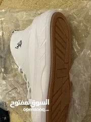  13 بوتين من بو اس بولو جداد الاسود نمره 40 والابيض 38