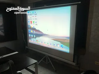  1 شاشة بروجكتر و بروجكتر