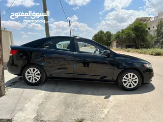  12 كيا سيراتو فل كامل مع فتحه فحص كامل   ماتور جير فحص مرخصه سنه كامله مالك واحد منذو شرائها من الحره