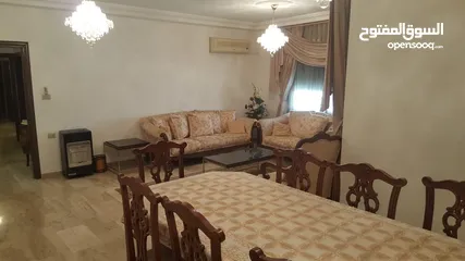  2 Flat / Apartment in Al Rabiah 4 Master Bedrooms  شقة لليجار في الرابية، فخمة و مأثثة و كبيرة 210 متر