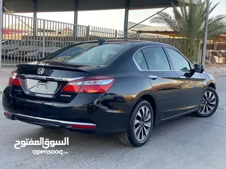  18 Honda Accord Hybrid clean title 2017 (حرة)